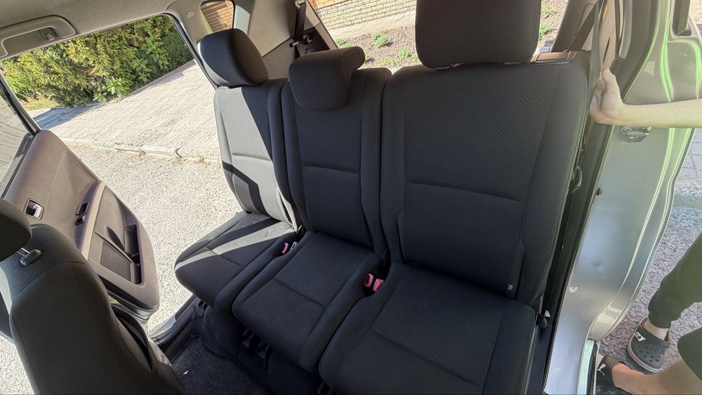 Toyota Corolla  Verso 2005