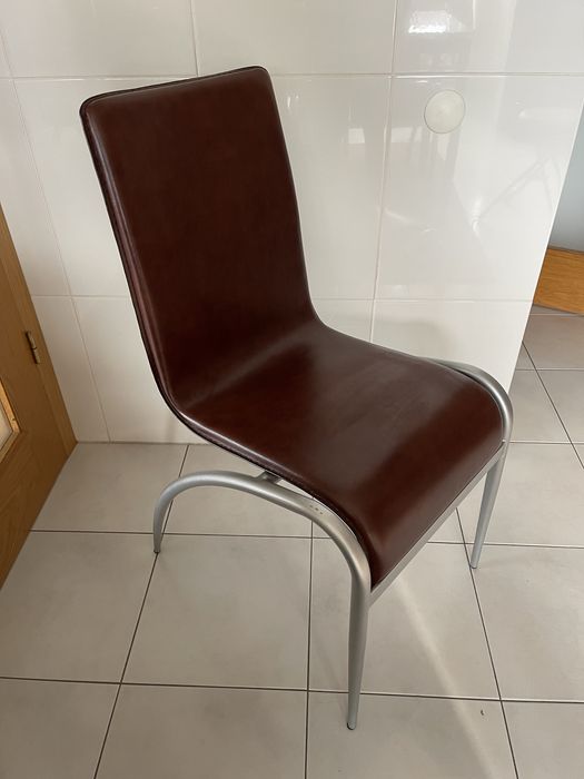 Cadeiras em polipele castanhas  4x