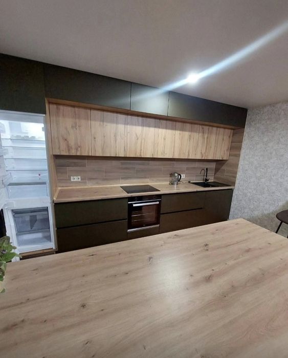 81м2 Продаж гарної 3 кім квартири Автономка
