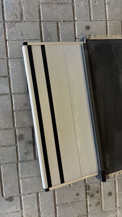 Kamper stopień Thule 700 + mocowanie Sprinter 907