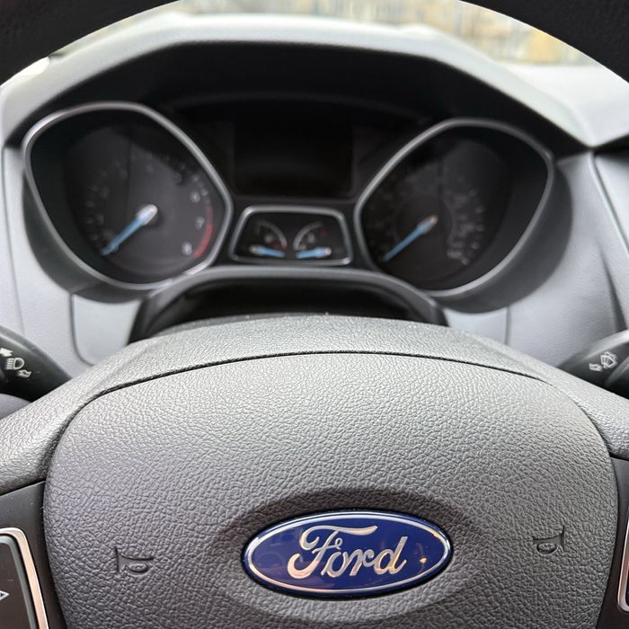 Ford Focus 2016 року, 2.0 бензин, автомат, чорний колір