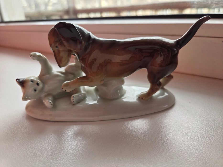 Порцелянова статуетка