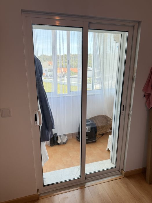 Janelas e porta usadas para despachar