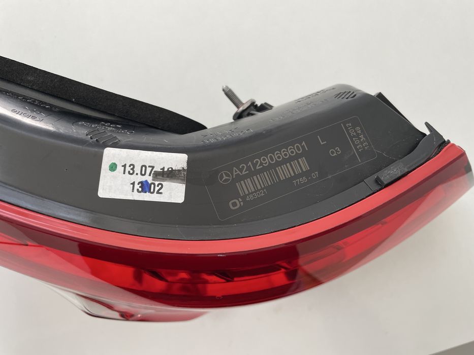 Mercedes E250 - Farol dianteiro esquerdo