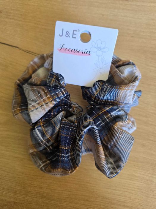 Gumka do włosów scrunchie w kratę duża