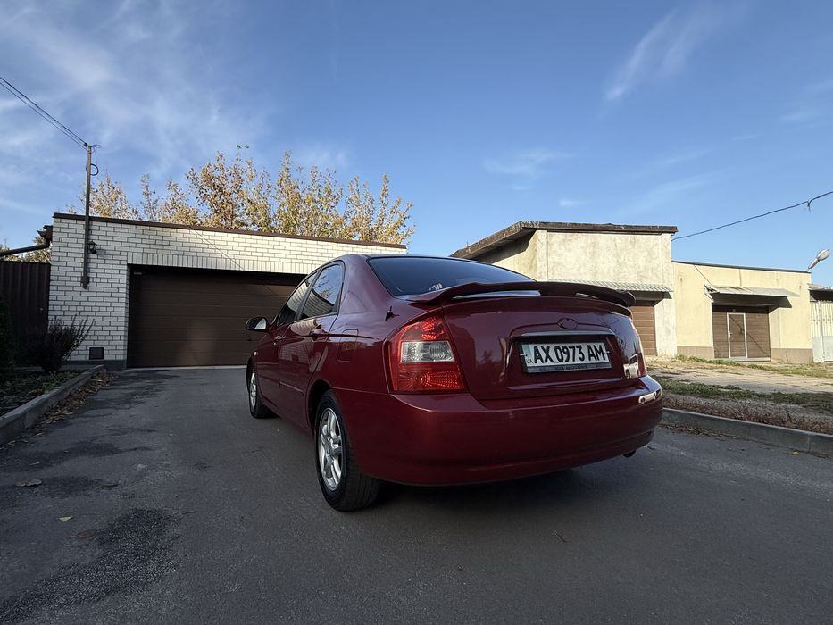 Продам Kia Cerato 1.6 бензин