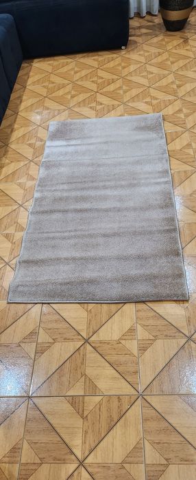 Vendo 5 tapetes 80x1,50/várias cores 15€uni.1 carpete 1.60x2.30cm,50€