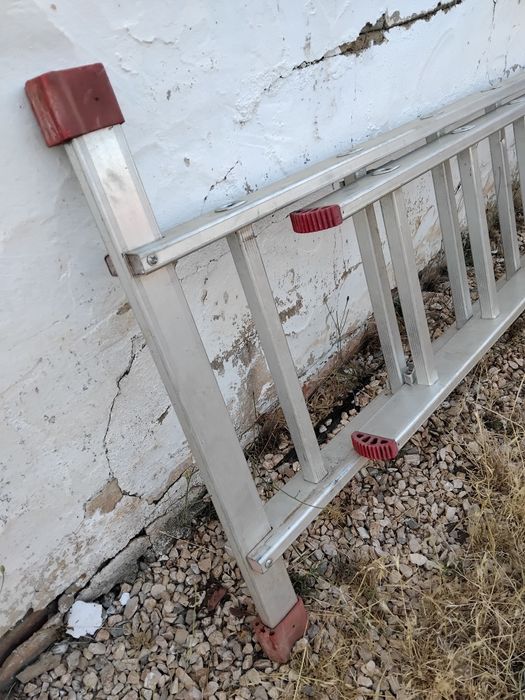 Escada dupla (2×17) degraus com 8,5m