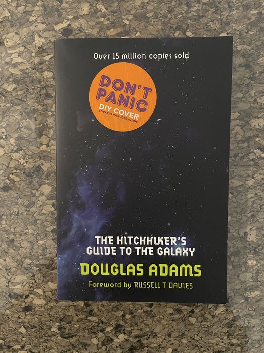 The hitchhiker’s guide to the galaxy, Douglas Adams
