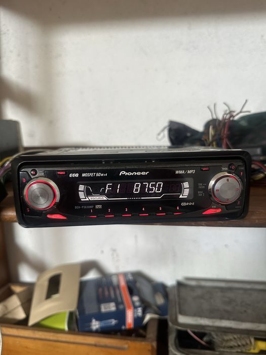 Auto Radio Pioneeer cd mp3 + caixa de 6 cds