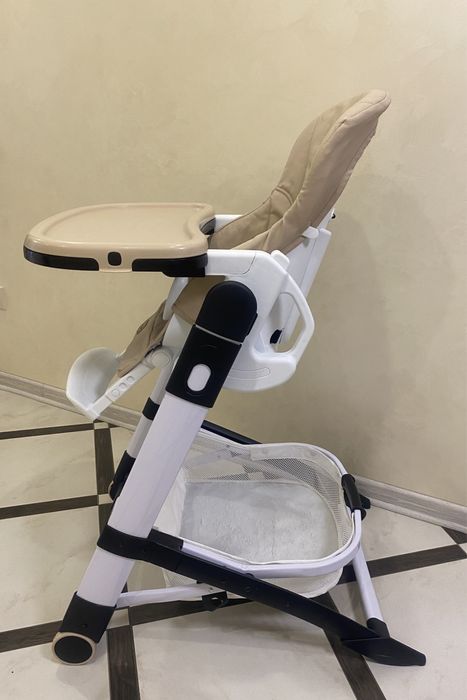 Стілець для годування Carrello Apricus