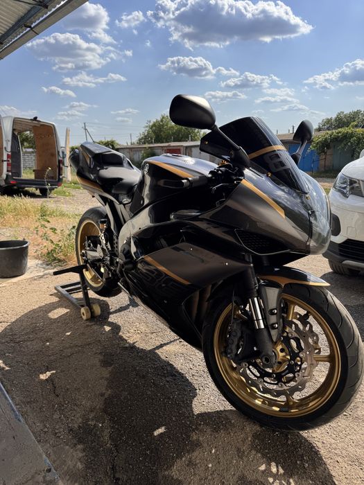 Продам Yamaha YZF R1