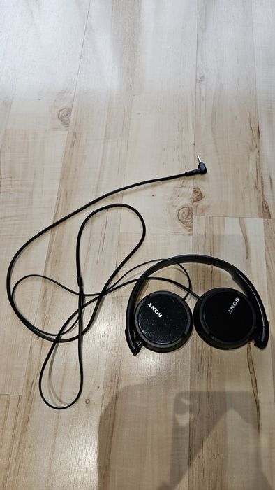 Słuchawki nauszne Sony na kabel