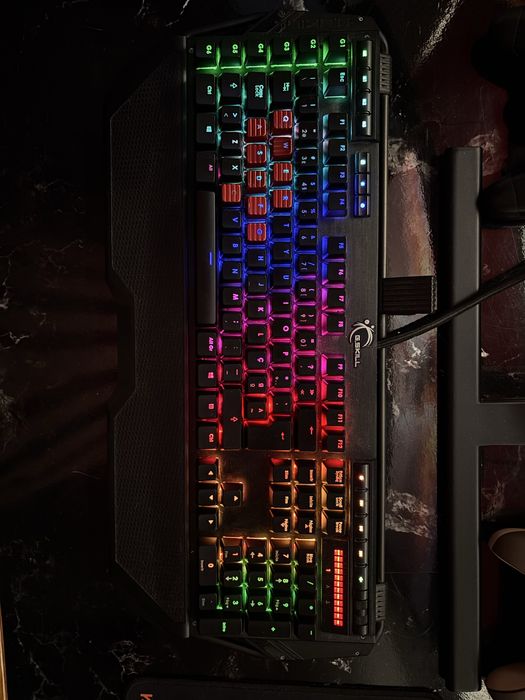 G.Skill Ripjaws KM780 Teclado Mecânico Gaming Cherry MX Red