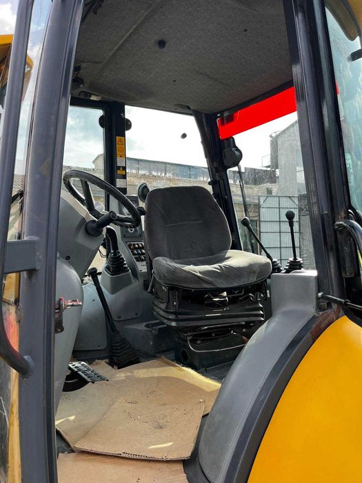 Екскаватор-навантажувач Komatsu WB93R-5, 2007 рік, робочий стан