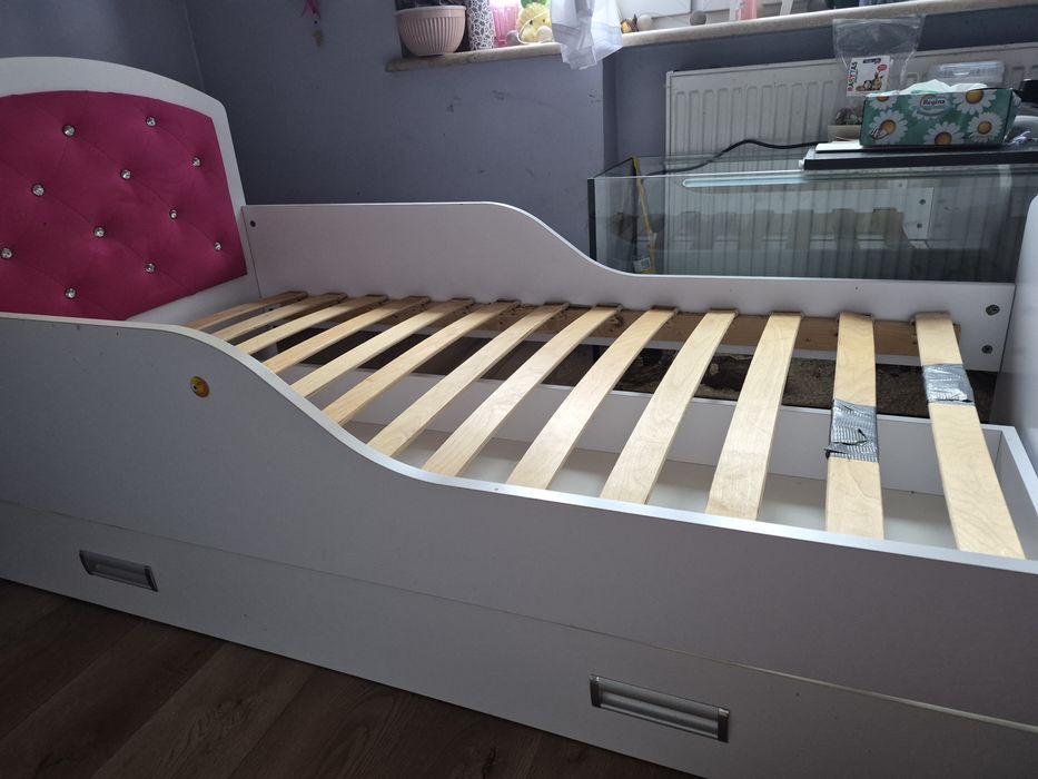 Łóżko dla dziewczynki 90x160