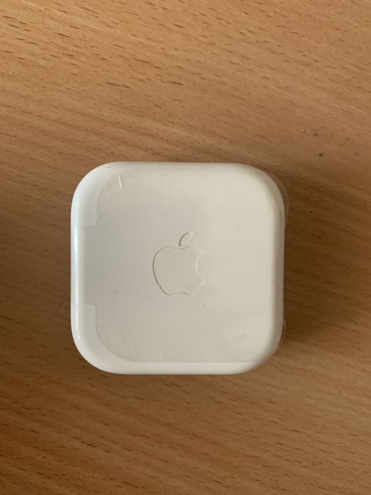 Наушники Apple