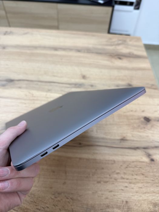 13” MacBook Pro 2020 SpaceGray - M1/8GB/512GB- Батарея 100% - Гарантія