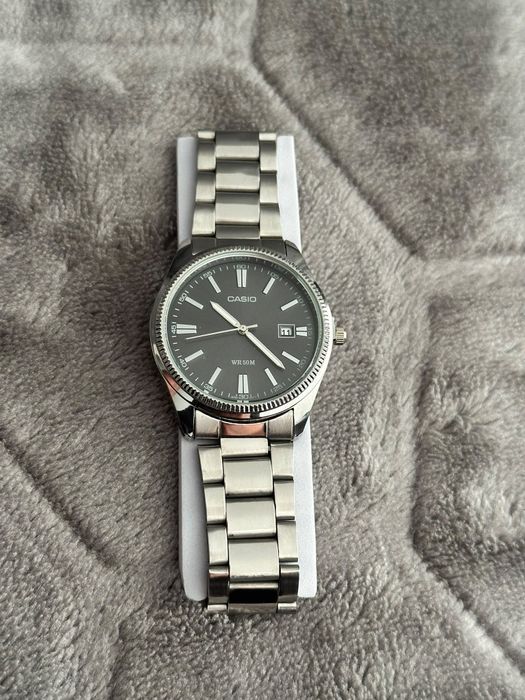 Zegarek Srebrny Casio z Czarną tarczą