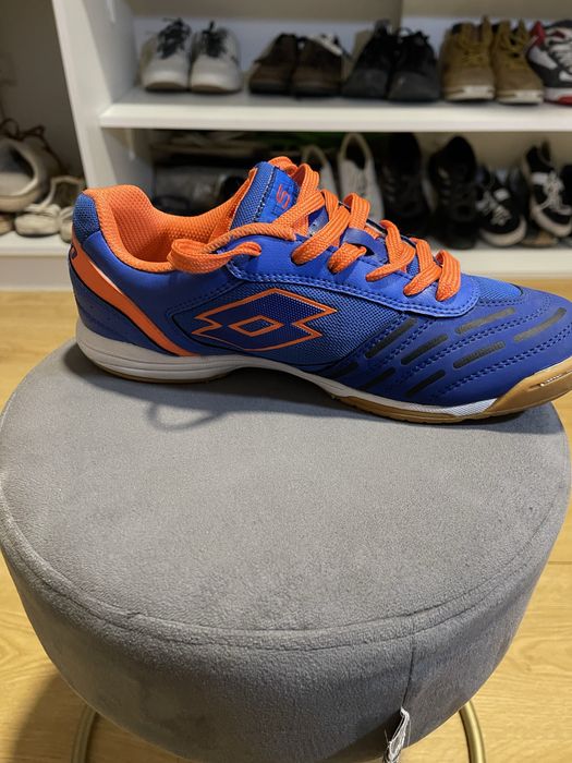 Sapatilha Lotto azul e laranja