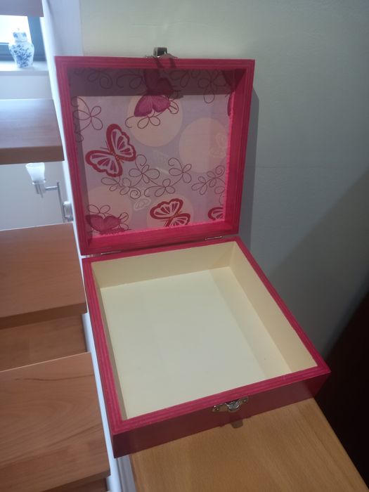 Caixinha decorada em decoupage