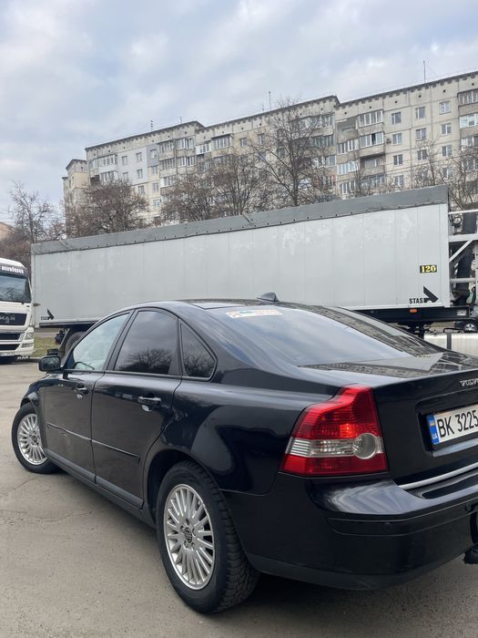 Вольво с40 гарна комплектація