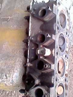 Запчасти на двигатель.