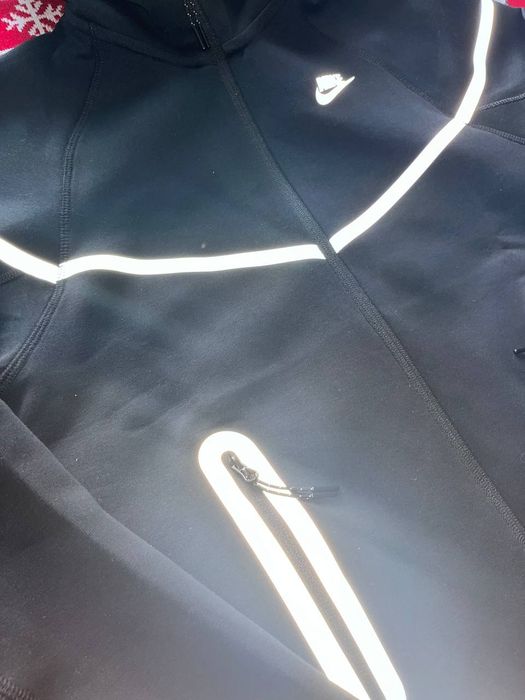 Nike tech fleece reflective