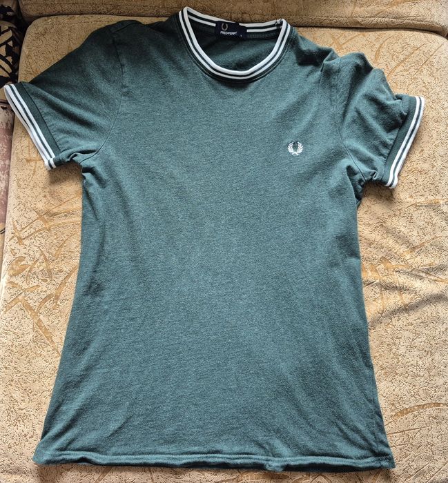Футболка Polo FRED PERRY ОРИГІНАЛ в ідеальному стані. Дуже популярна футболка, входить майже під всі стилі одягу.