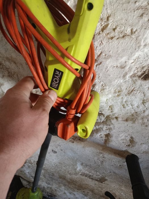 Podkasiarka elektryczna Ryobi