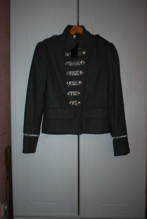 Новый стильный пиджак.