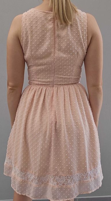 Sukienka na ramiączkach