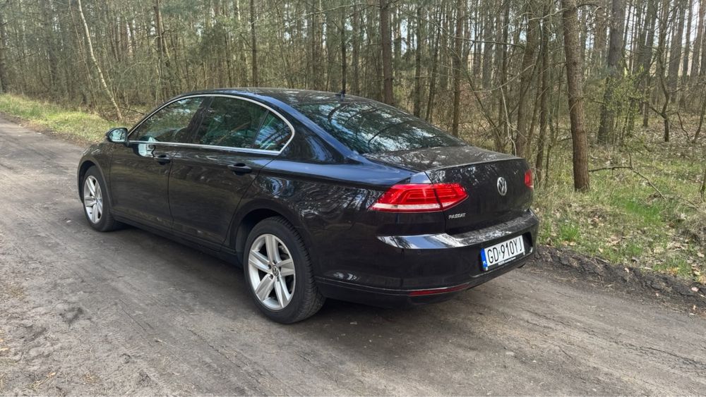 VW Passat 2018r Automat DSG7 180km Park assist Matrix full led Czarny