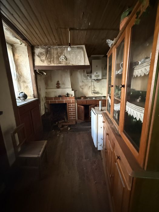 Casa  para recuperar com anexos
