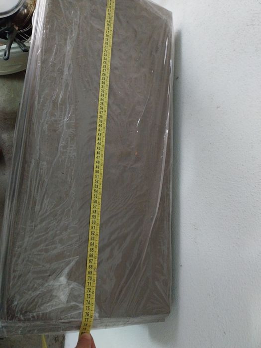 Movel em Mogno com 4  portas