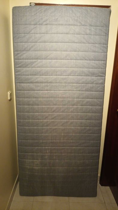 Colchao para cama de solteiro em bom estado