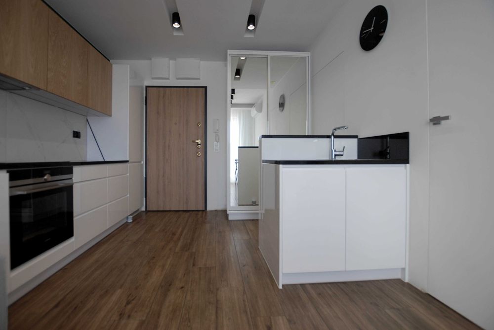 2 pokoje - BALKON - GARAŻ - KLIMA / Fabryczna