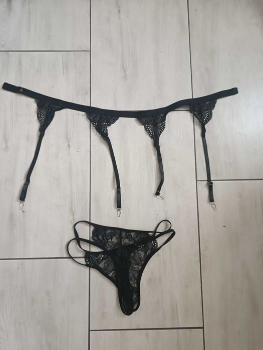 Pas do pończoch plus stringi M