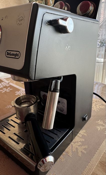 Кавова машина DeLonghi ECP33.21