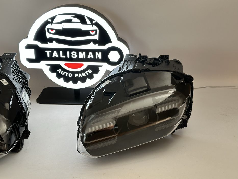 Porsche Taycan фара передня оптика в наявності 9J1941032H 9J1941031H
