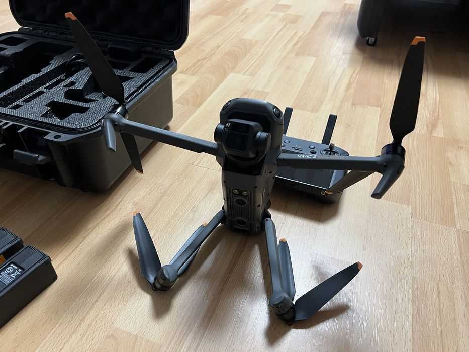 Продам DJI Mavic 3