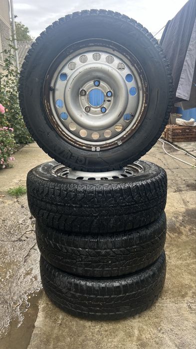 Зимові шини (колеса) 185/65 R15