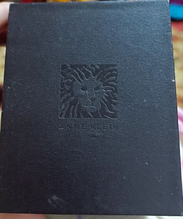 Продам часы Anne Klein