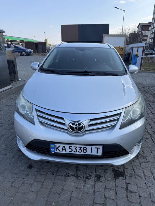 Продам Toyota Avensis 2012 року 2.2 дизель