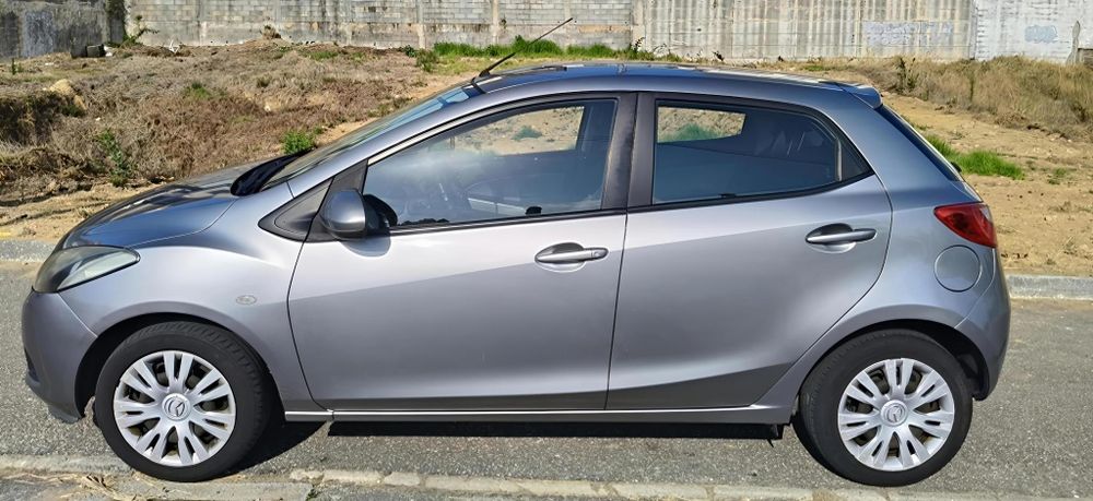 Vendo Carro Mazda 2 em bom estado