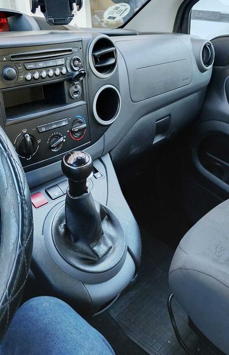 Carrinha Peugeot Partner 5 lugares