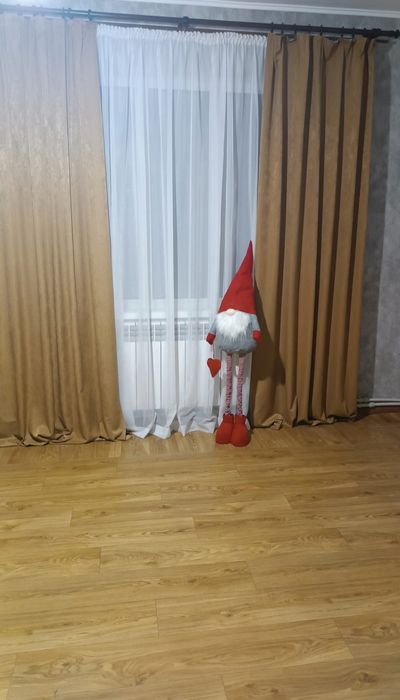 Штори на 2 вікно, в наявнлсті 4 шт