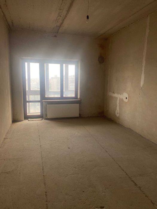 ПРОСТОРОВА 3-КІМНАТНА КВАРТИРА на стометрівці (26704)