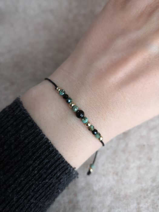 Bransoletka z kamieni naturalnych na sznurku