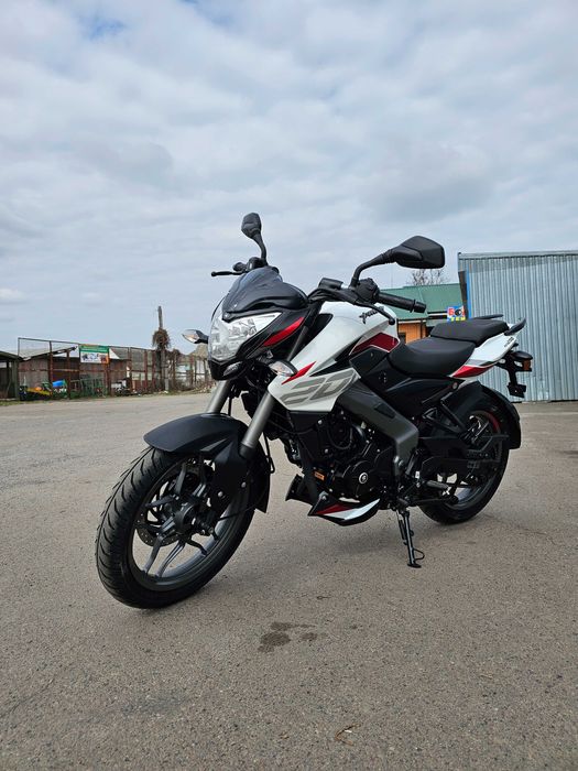 Мотоцикл Bajaj Pulsar NS200